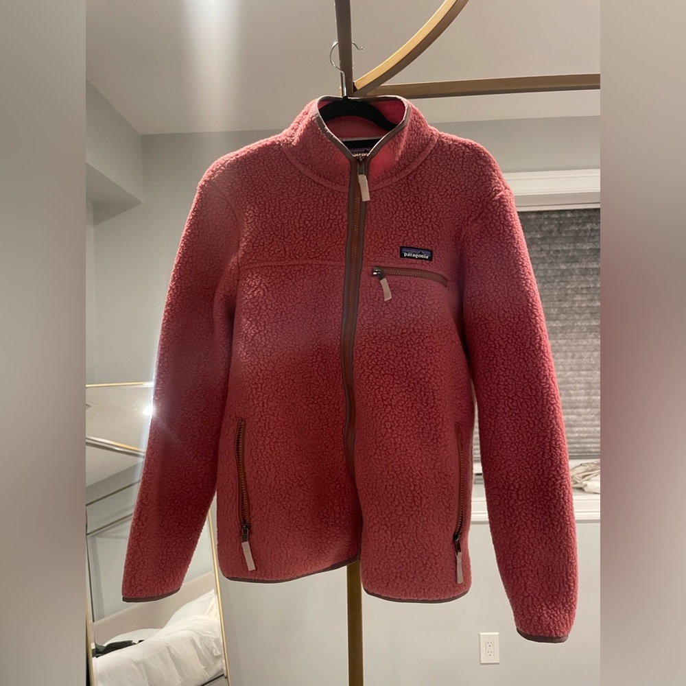BRAND NEW berry pink patagonia fleece zip up